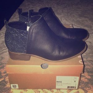 Toms Black Leather Suede Women's Deia Booties 9